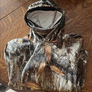 Realtree Forest Camo Pullover size 6/7